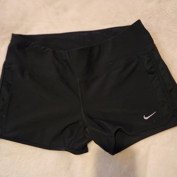 NIKE bundle 🏃🏼♀️💪❤️ - Picture 4 of 13